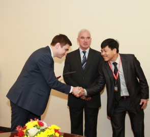 Благодарность от Посла Белоруссии во Вьетнаме Садохо В.Е. и представителя Вьетнам Экспо 2016